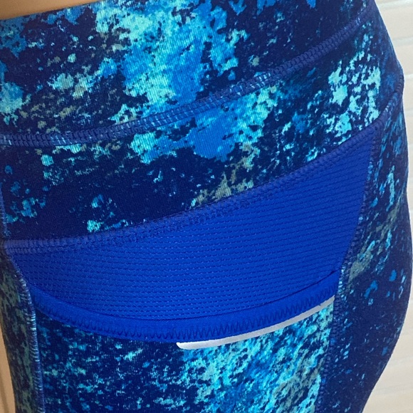 Athleta Splatter Be Free Knicker Capri Yoga Athletic Active Leggings XS VGC - Picture 4 of 11